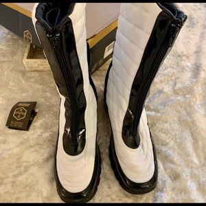 NWT Khombu Women's Dorothy Waterproof Mid
NWT
Winter Snow Boots